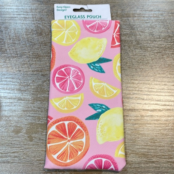 Eyeglass pouch - Picture 1 of 1